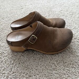 Dansko Berry Clogs — Mushroom Burnished Nubuck — Size 37